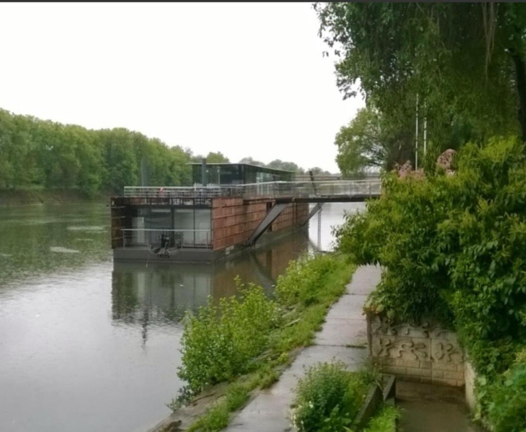 Appartement Au Bord De Seine Epinay-sur-Seine Luaran gambar